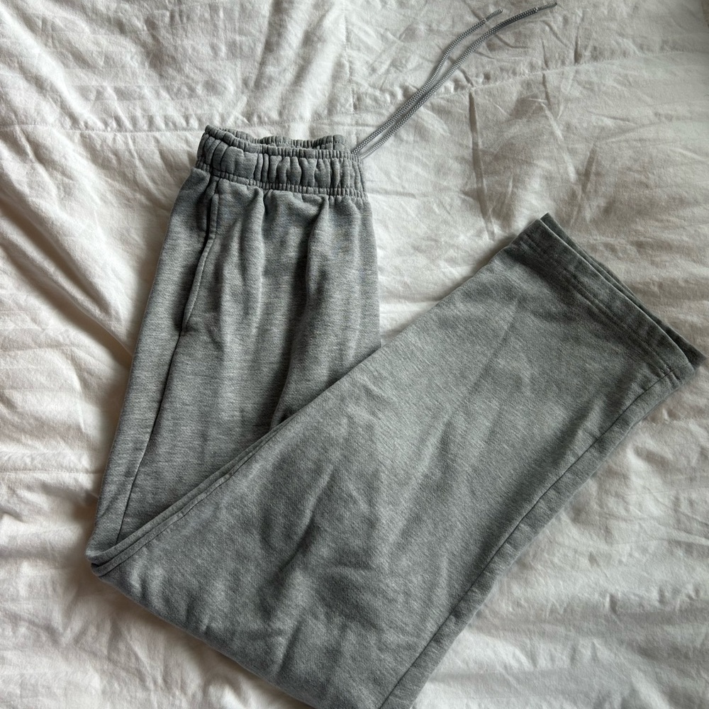ALO gray sweatpants - Picture 3 of 4